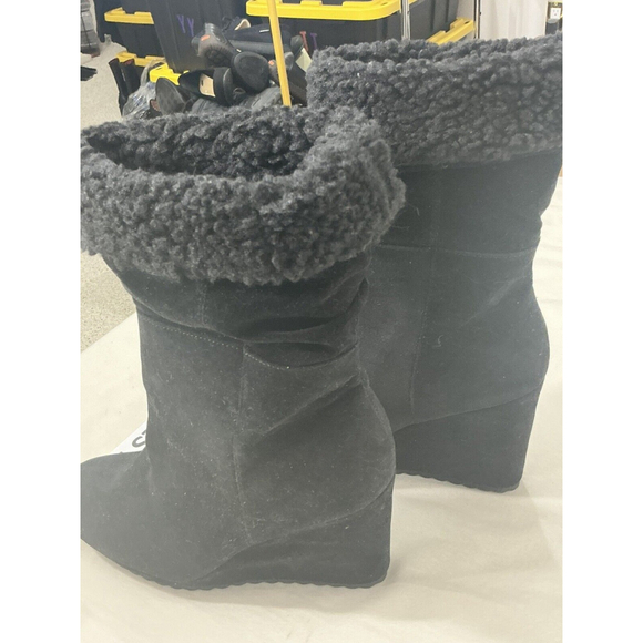 Womans Just Fab Cameron Sherpa Faux Suede Pull On Black Wedge 8.5 Boot - Picture 3 of 9